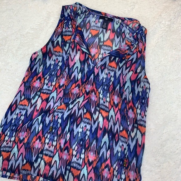 🌸GAP BLOUSE🌸 - Picture 5 of 6